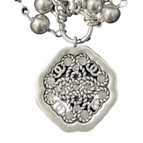 Chanel pearl necklace